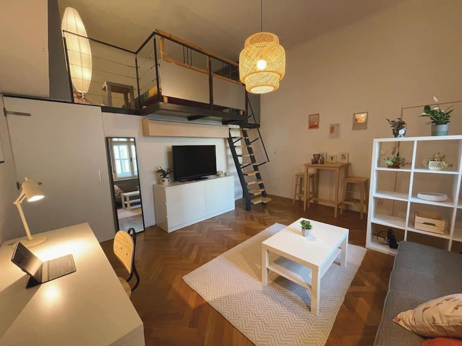 Stefanka Apartment Old Town براتسيلافا المظهر الخارجي الصورة