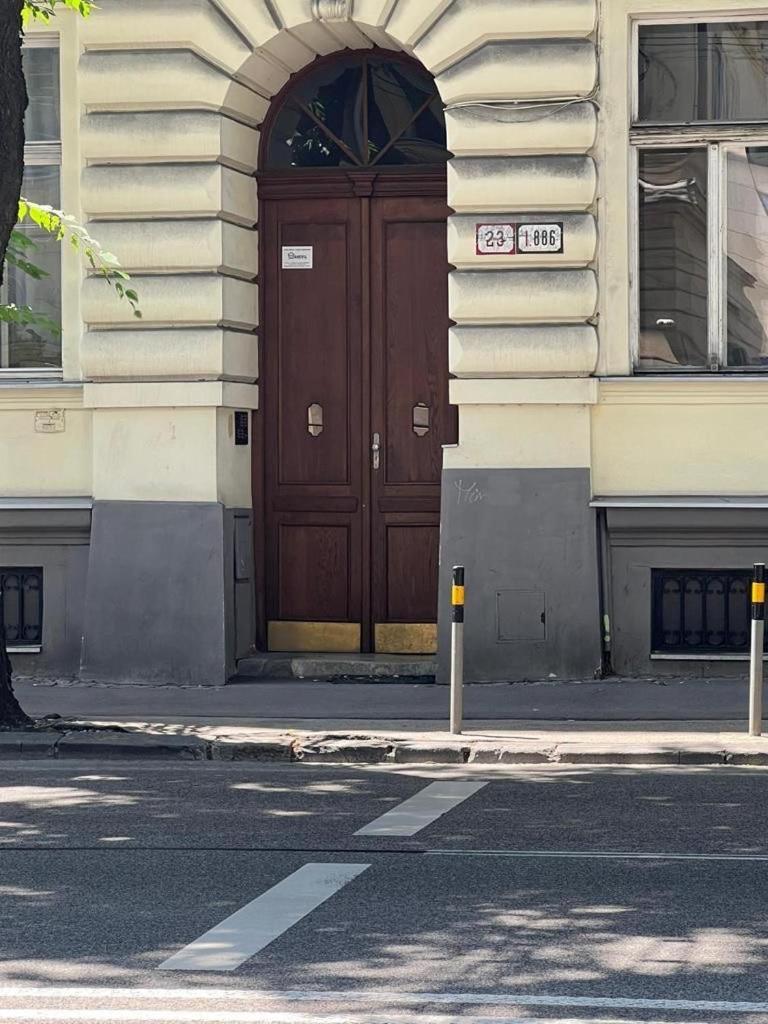 Stefanka Apartment Old Town براتسيلافا المظهر الخارجي الصورة